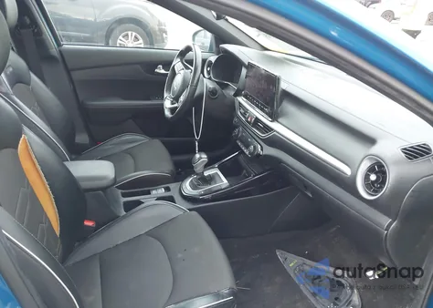 2023 Kia Forte Gt-Line z USA, uszkodzony, nr VIN 3KPF54AD9PE687047